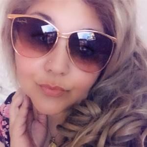 Meet your Posher, Corina